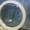 круглое окно из сосны, отделка прозрачный беленый лак, фигурный штапик