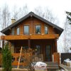 С обратной стороны дома установлена балконная дверь со стеклянным заполнением. Но стеклопакет – с триплексом и установлен замок с нажимной гарнитурой. Частный дом. Владимирская область. Поселок Киржач.